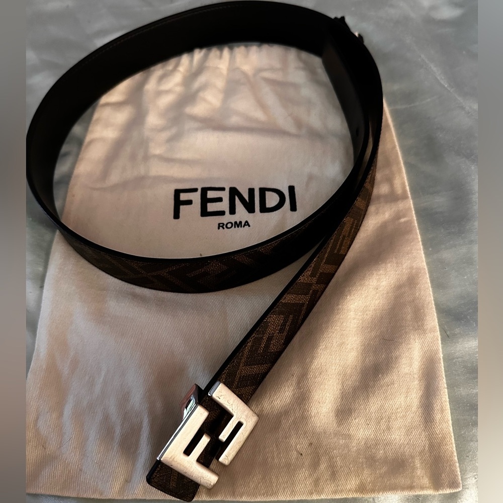 Fendi Men’s Black leather reversible Squared FF belt Size 90